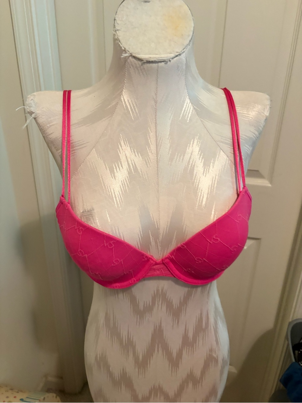 Victoria's Secret Bright Pink Push-Up Bra 36B gently used